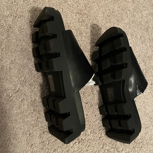 Platform Sandals - Picture 4 of 4